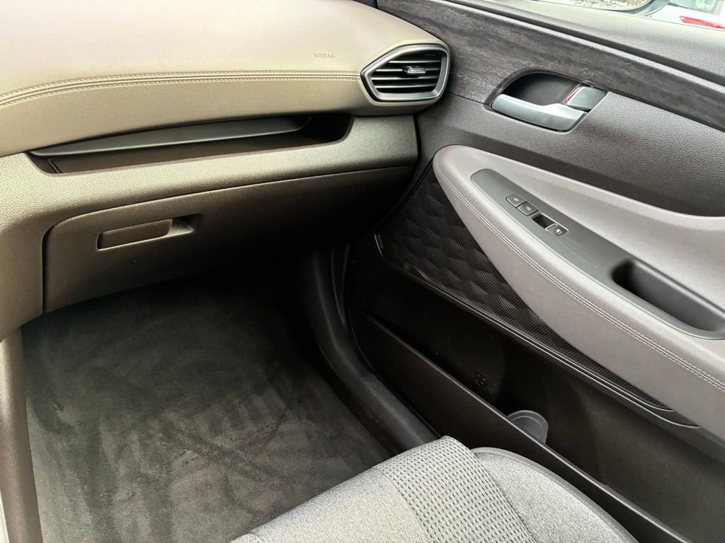 Used 2020 Hyundai Santa Fe SE image 35