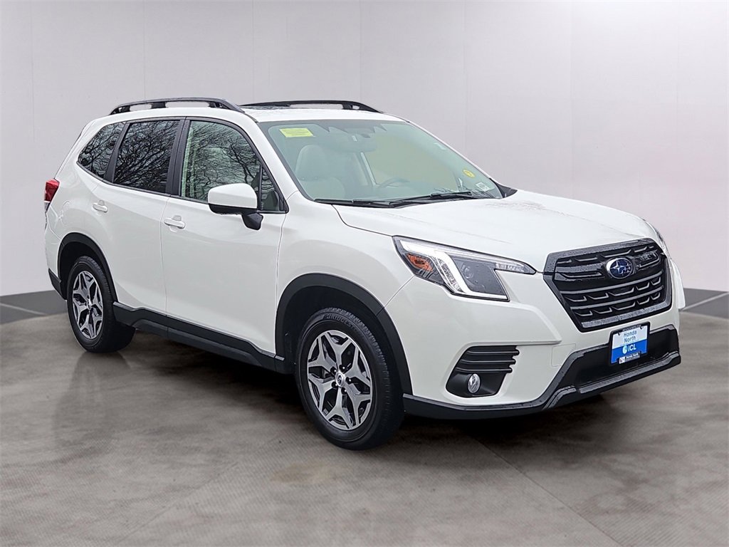 Used 2023 Subaru Forester Premium image 3