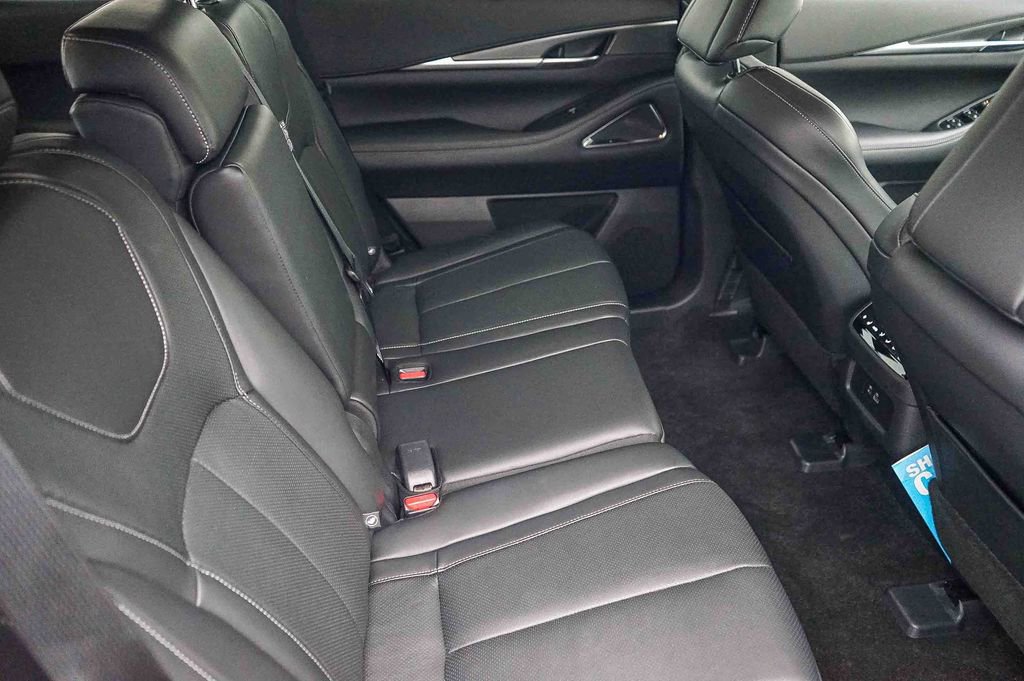 Certified 2025 INFINITI QX60 Luxe image 16