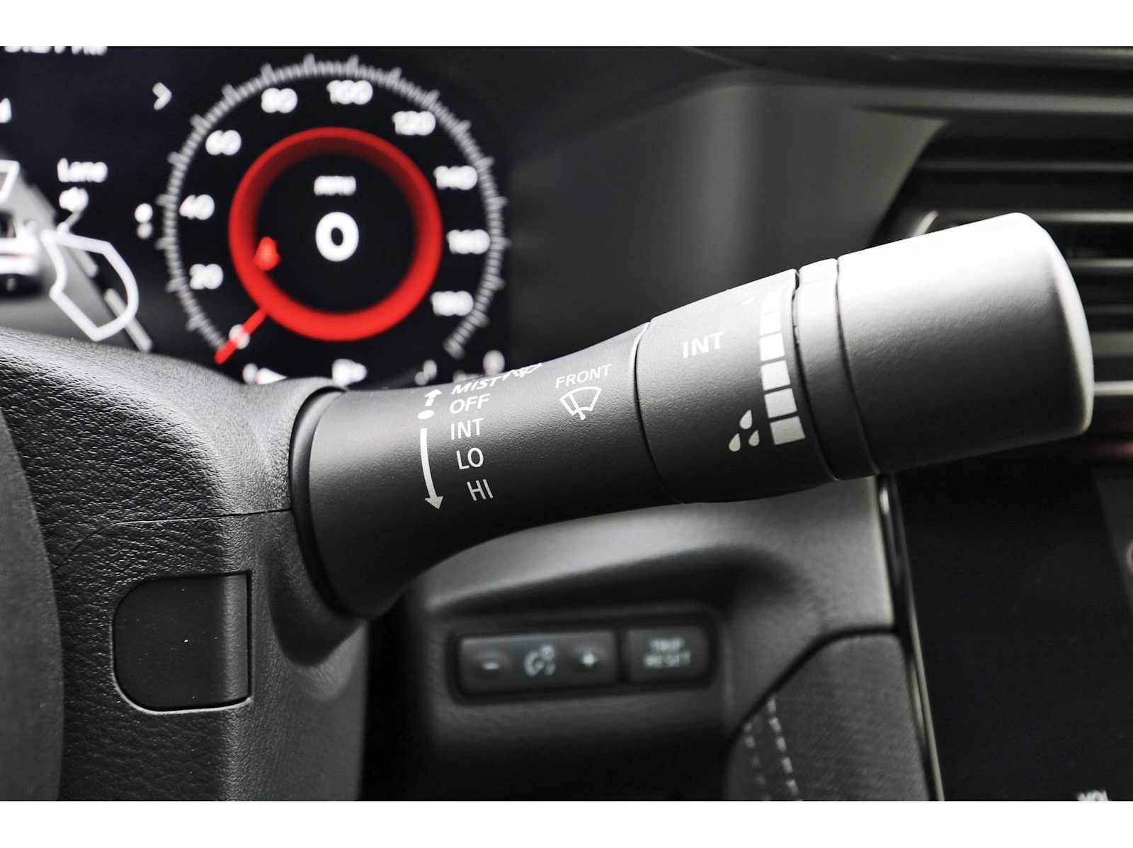 Used 2025 Nissan Z Sport w/ Floor Mat Package image 12