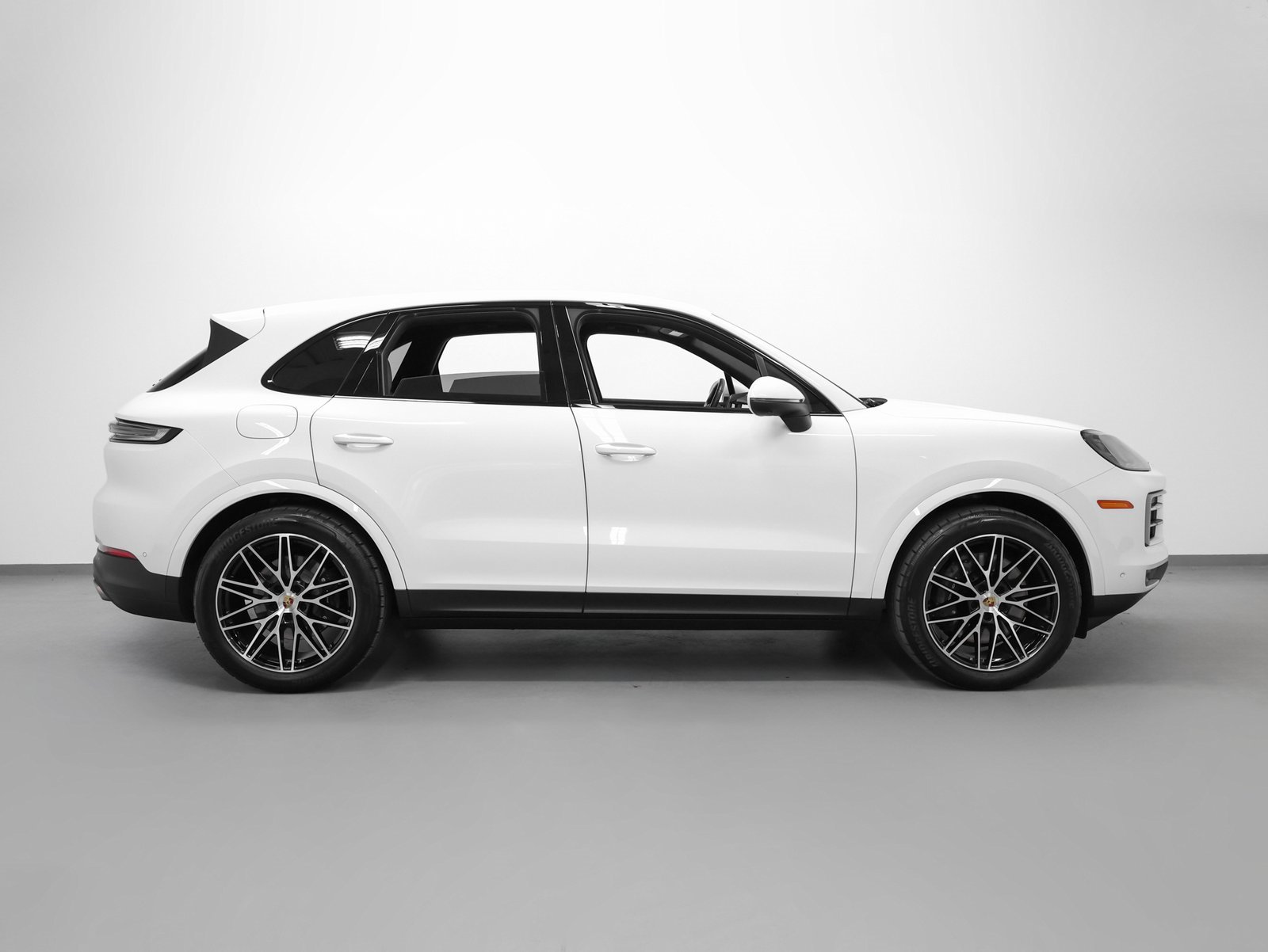 Used 2024 Porsche Cayenne image 13
