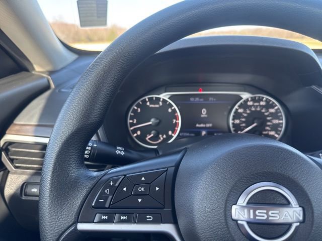 Used 2024 Nissan Altima 2.5 SV FWD image 10