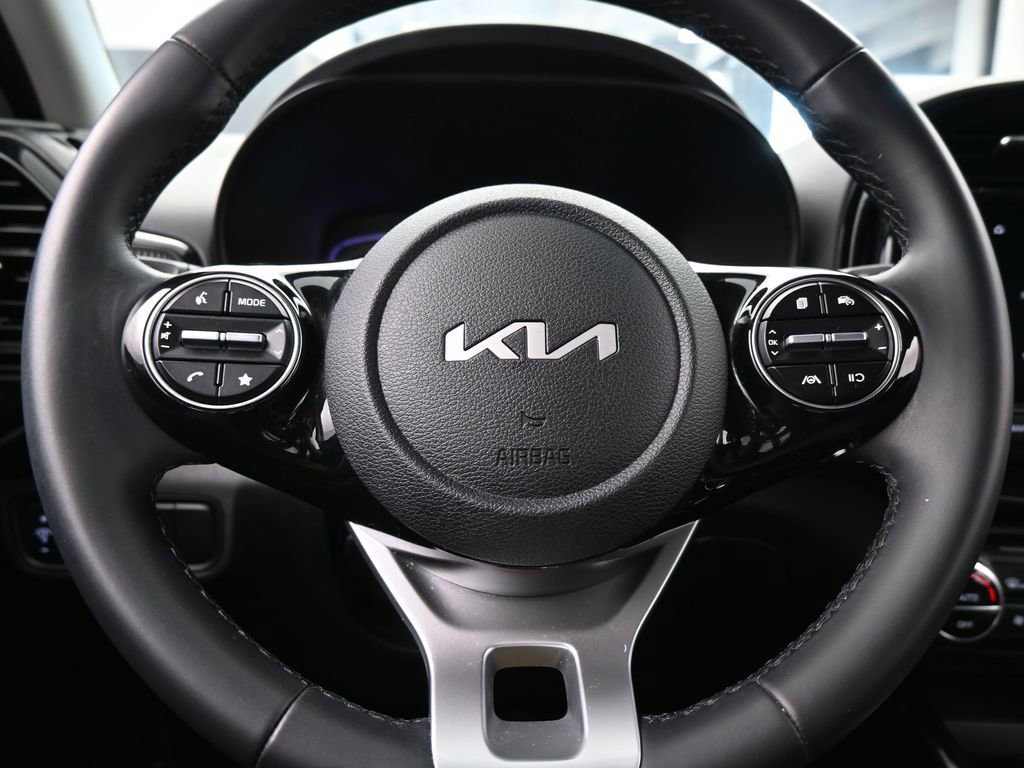 Used 2023 Kia Soul EX image 27