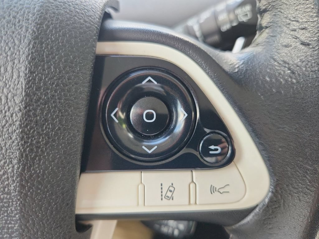 Used 2016 Toyota Prius Three Touring FWD image 19