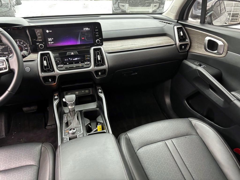Used 2021 Kia Sorento EX w/ EX AWD X-Line Package image 32