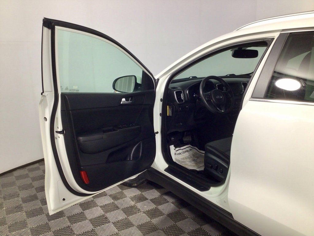 Used 2017 Kia Sportage LX w/ LX Popular Package image 13