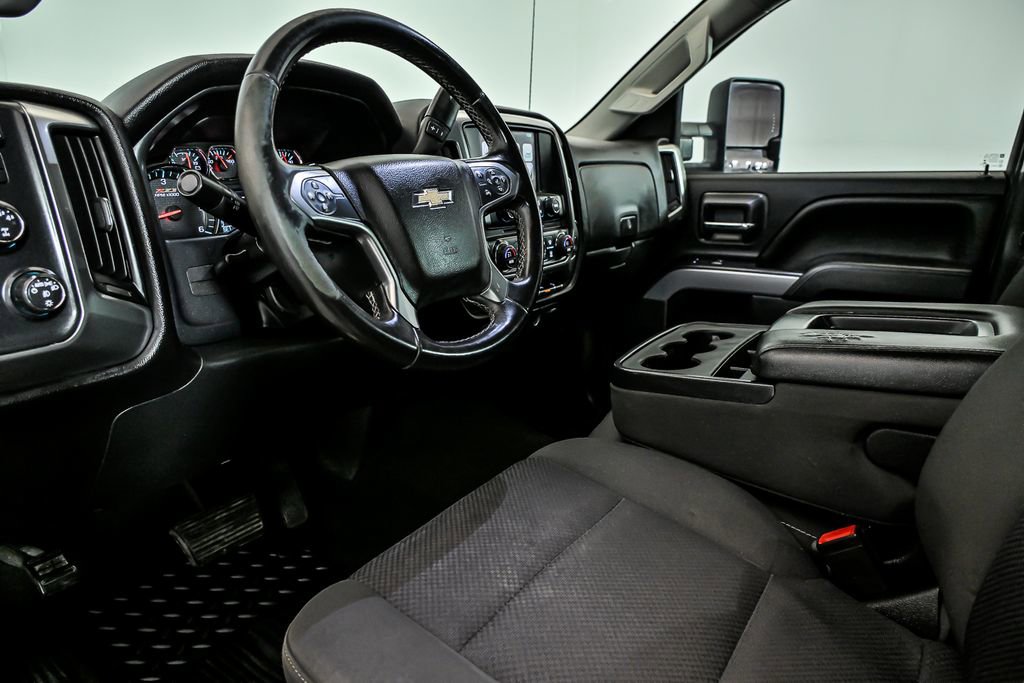 Used 2016 Chevrolet Silverado 2500 LT w/ LT Convenience Package image 9