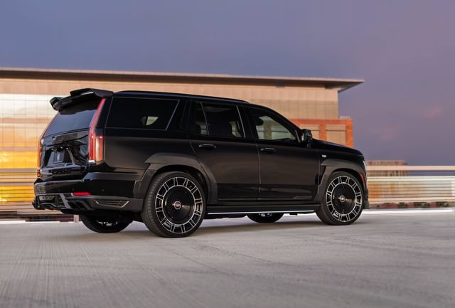 Used 2026 Cadillac Escalade Platinum Sport w/ LPO, ONYX Package AWD/4WD image 21