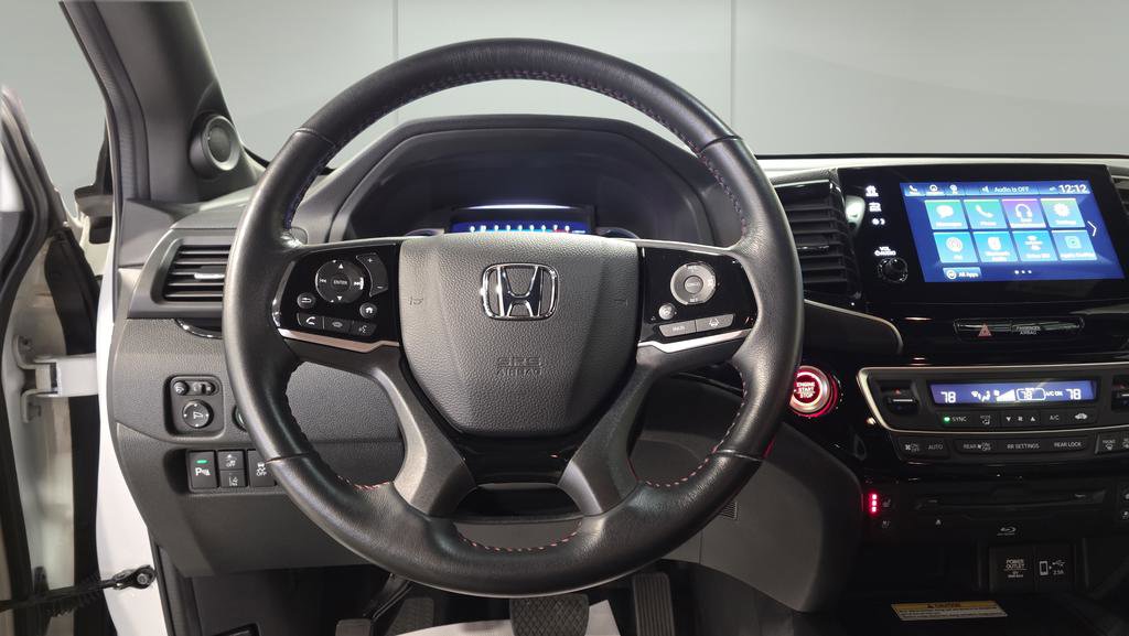 Used 2022 Honda Pilot Black Edition image 25