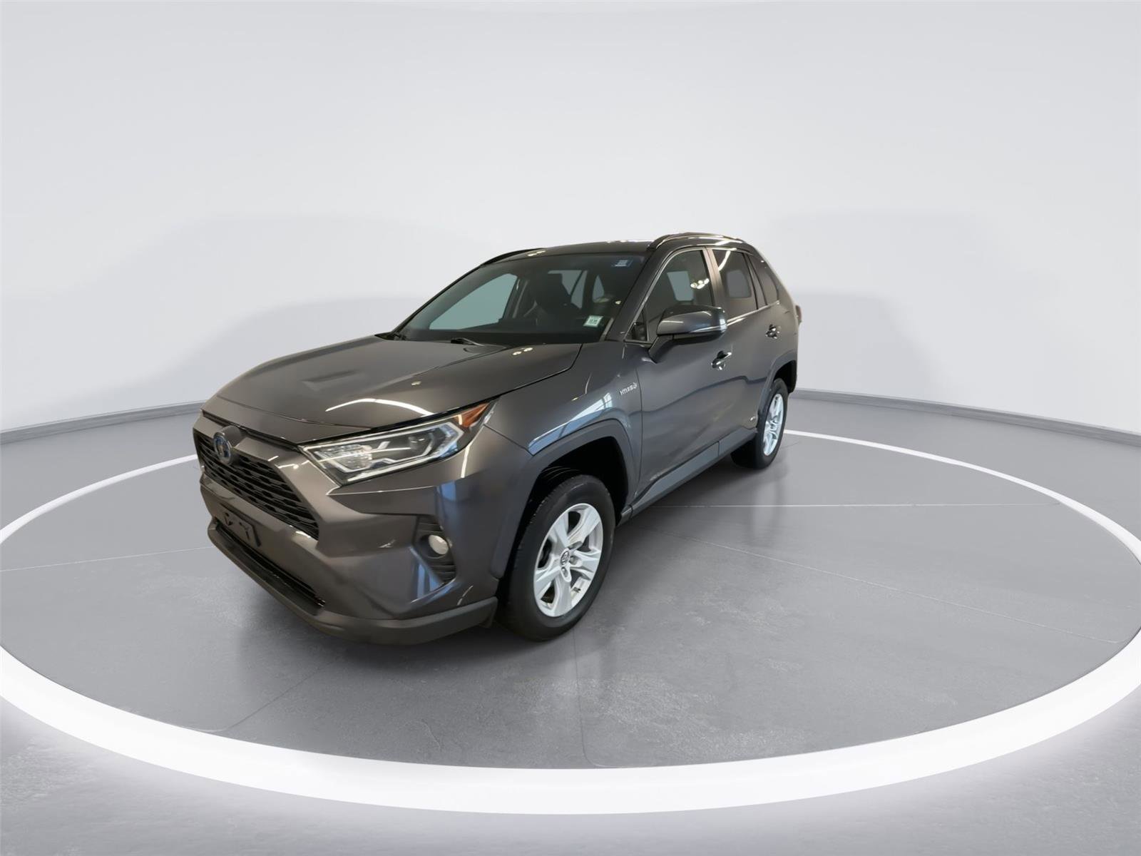 Used 2019 Toyota RAV4 XLE w/ Convenience Package image 4