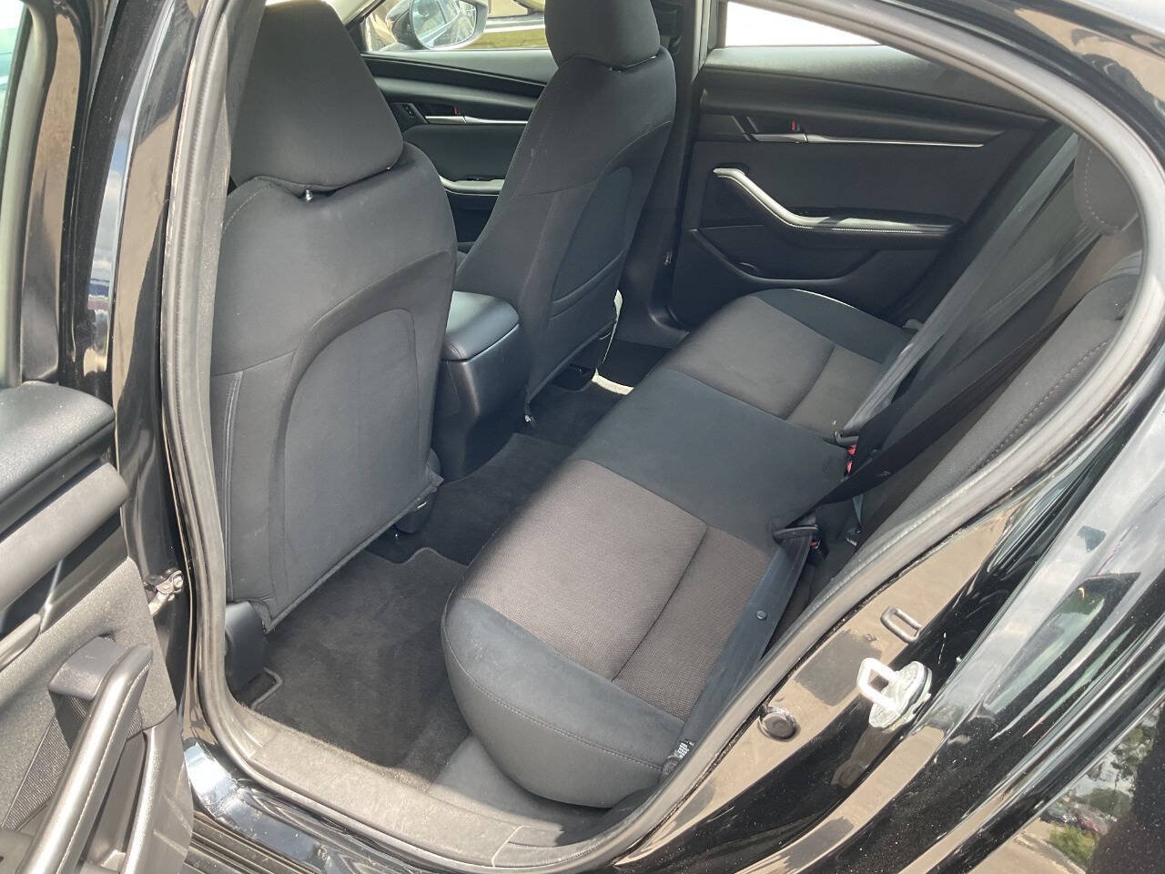 Used 2020 MAZDA MAZDA3 Sedan FWD image 30