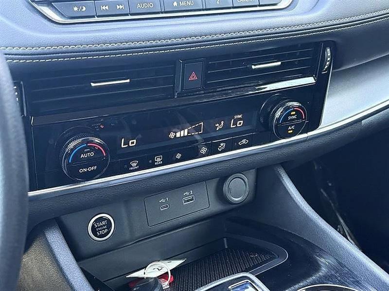 Used 2022 Nissan Rogue SV FWD image 32