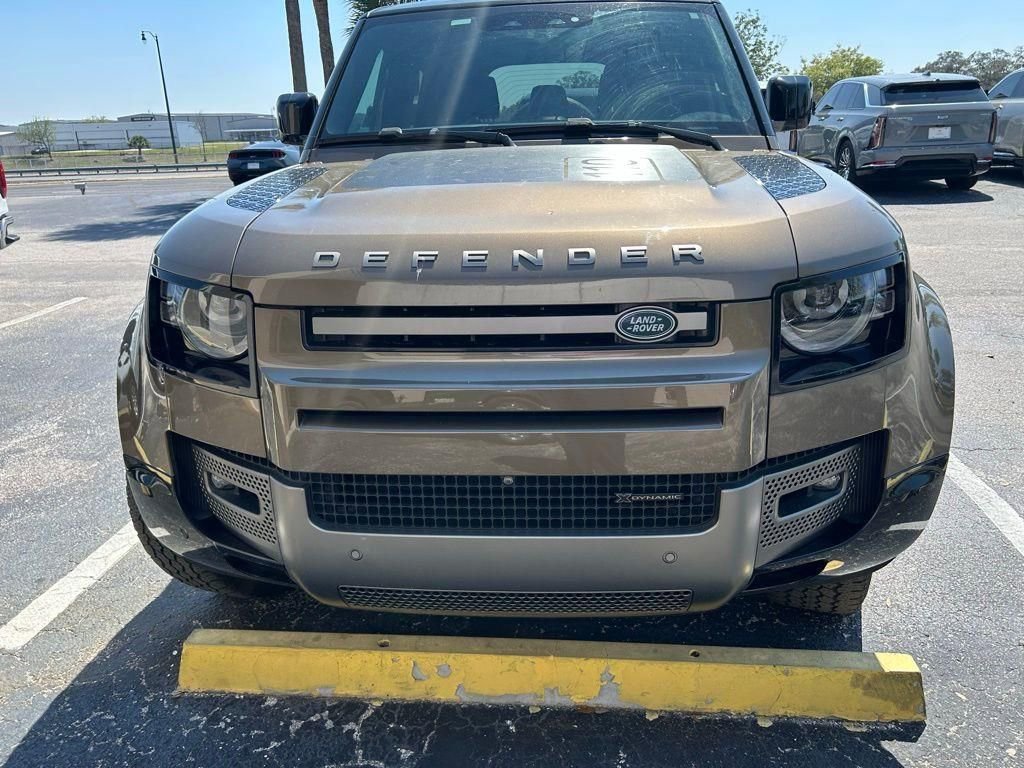 Used 2022 Land Rover Defender 110 X-Dynamic HSE image 9