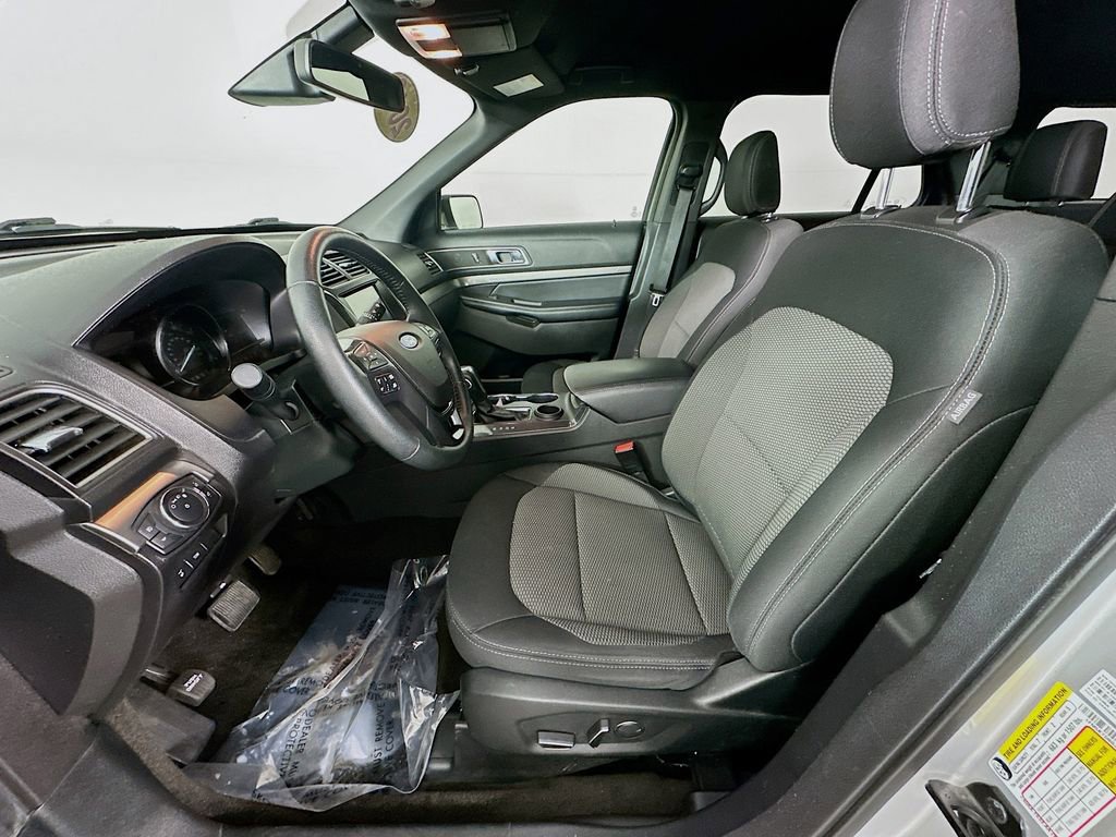 Used 2018 Ford Explorer XLT w/ Equipment Group 201A image 28