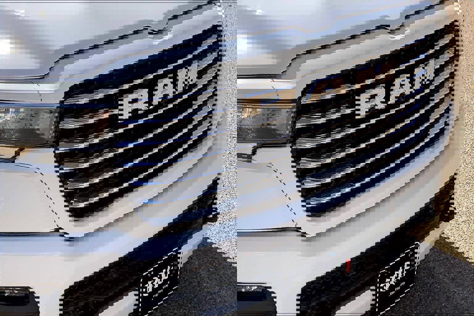 Used 2025 RAM 1500 Laramie w/ Laramie Southwest Edition AWD/4WD image 29