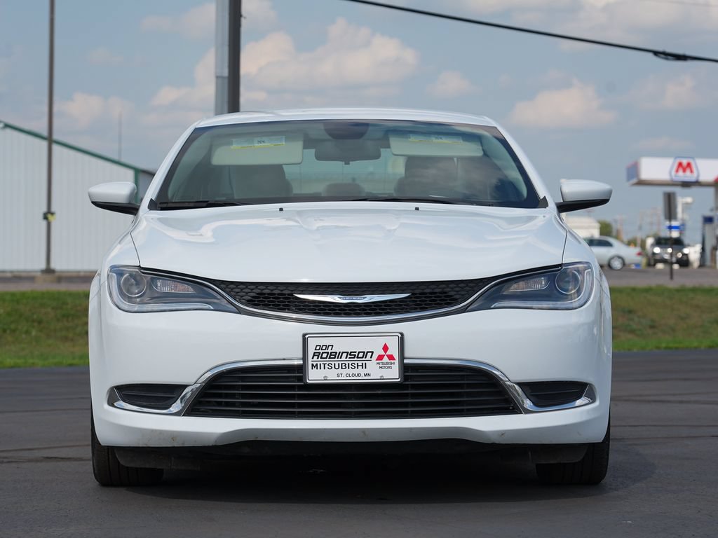 Used 2016 Chrysler 200 Limited w/ Travel & Safety Group FWD image 8