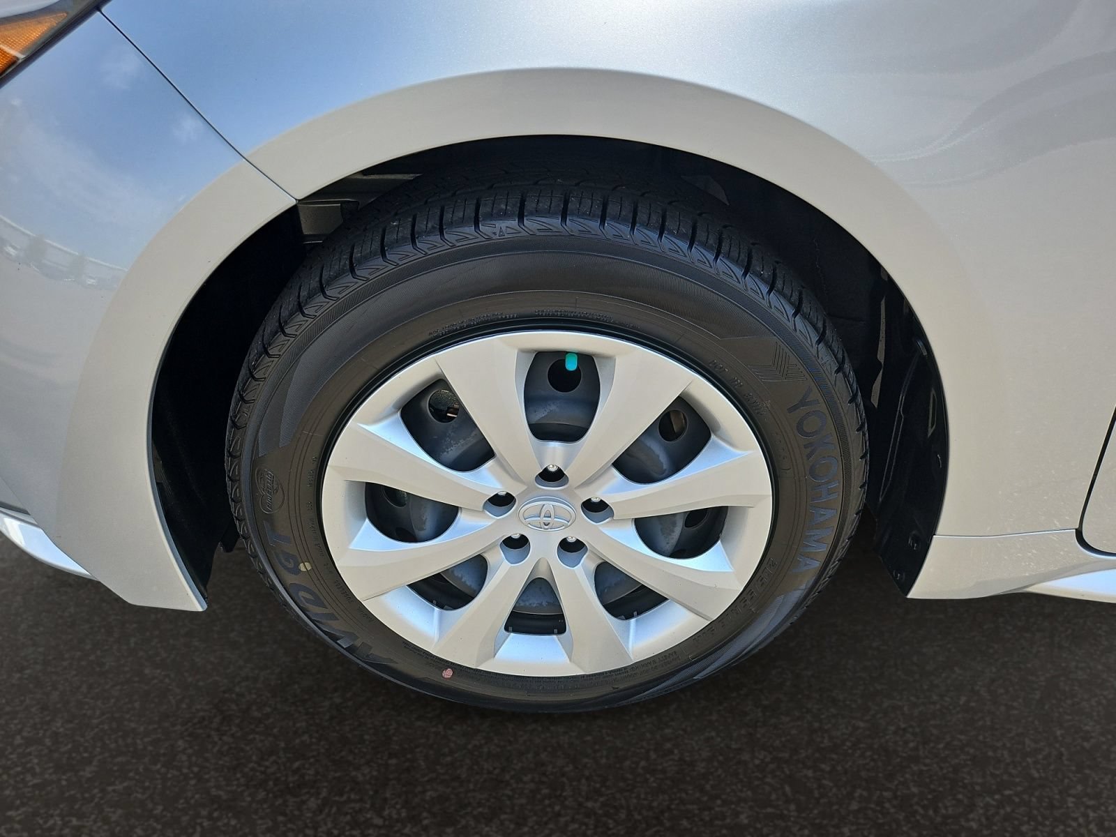 Used 2025 Toyota Corolla LE w/ Convenience Package FWD image 40