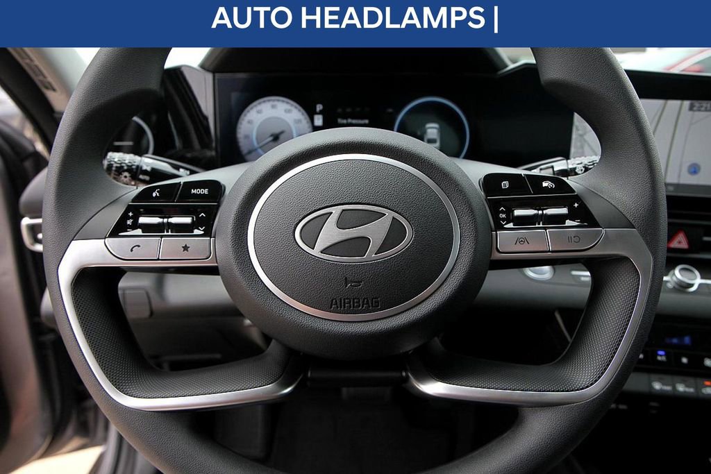 Used 2024 Hyundai Elantra SEL image 15