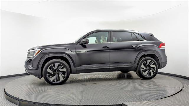 Used 2024 Volkswagen Atlas Cross Sport SE image 3