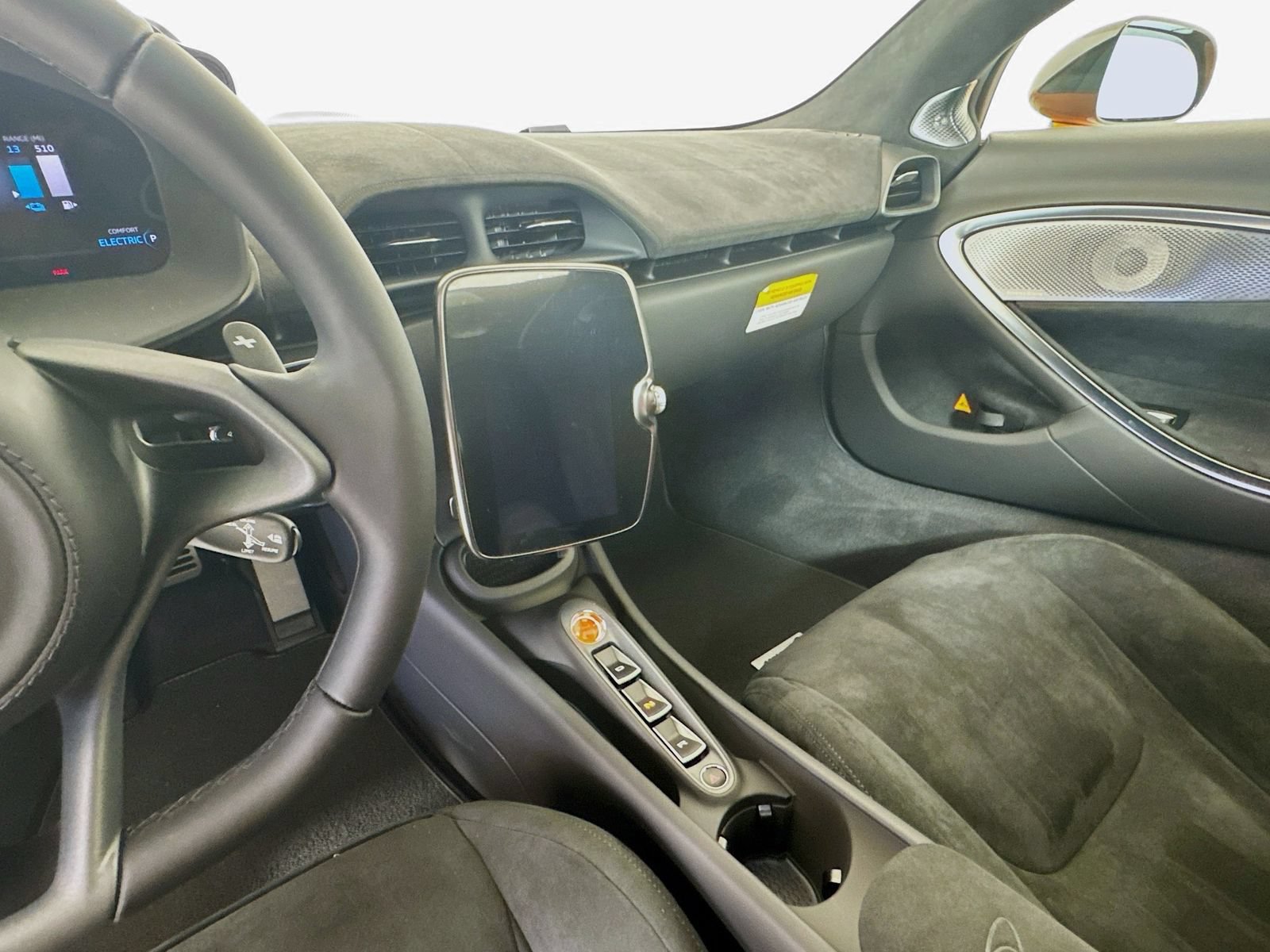 Used 2025 McLaren Artura Spider RWD image 13