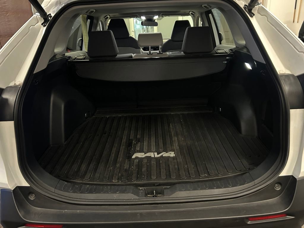 Used 2023 Toyota RAV4 XLE w/ Convenience Package AWD/4WD image 18