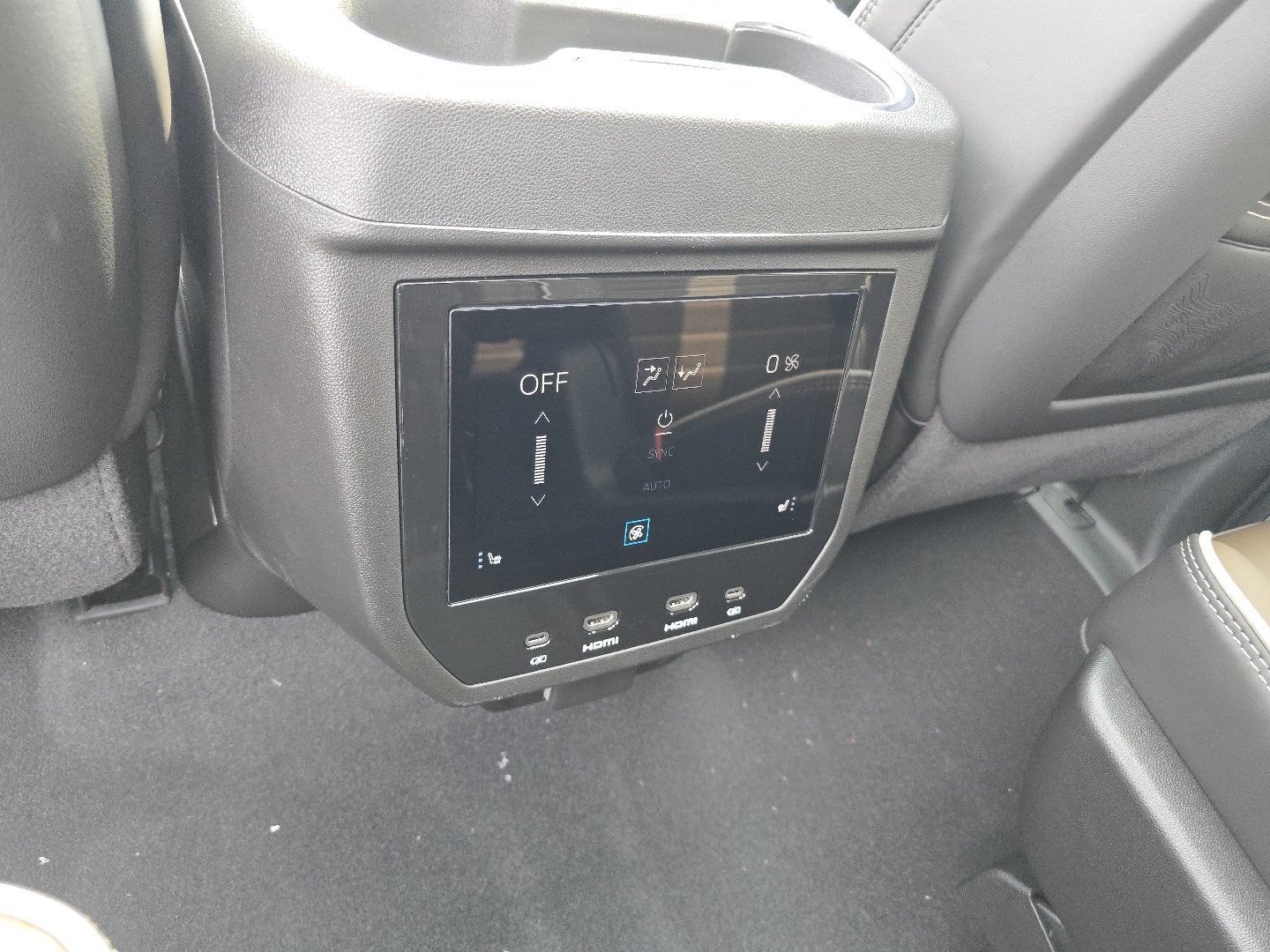 New 2026 GMC Yukon Denali Ultimate AWD/4WD image 35
