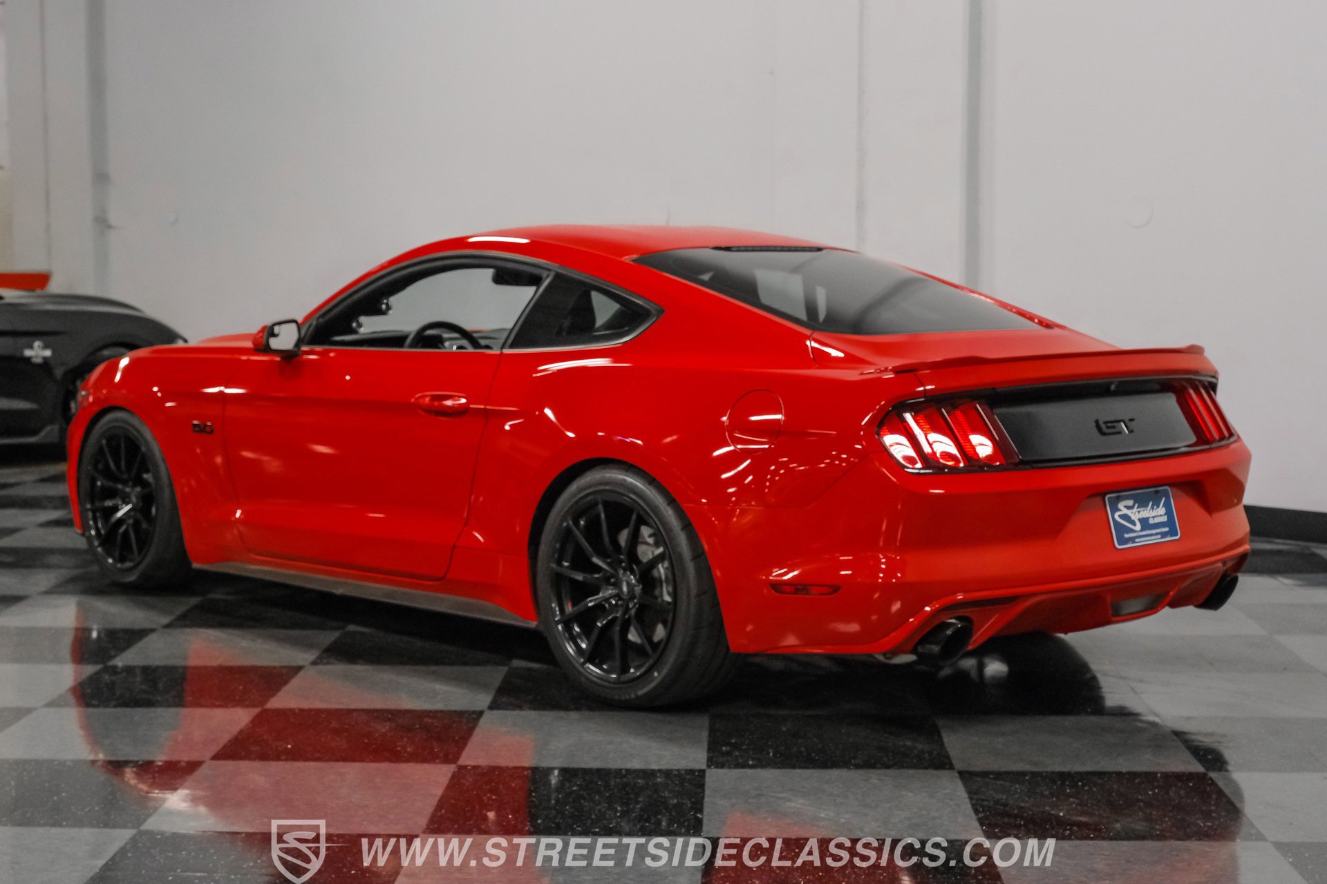 Used 2017 Ford Mustang GT image 7