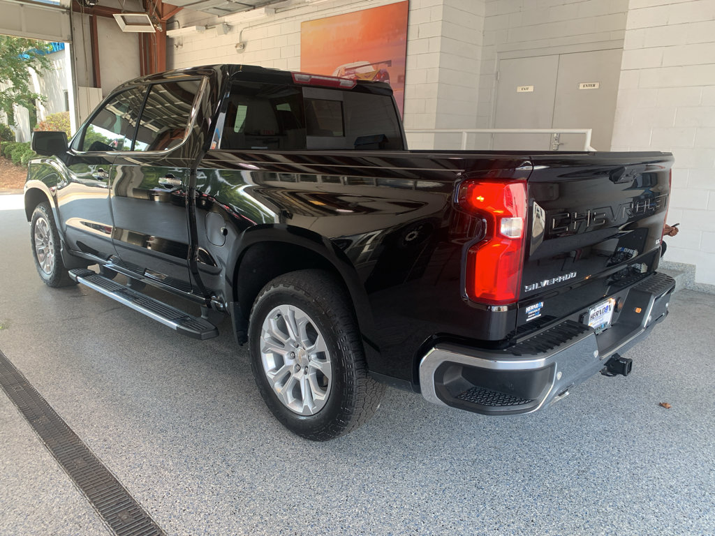 Used 2023 Chevrolet Silverado 1500 LTZ AWD/4WD image 7