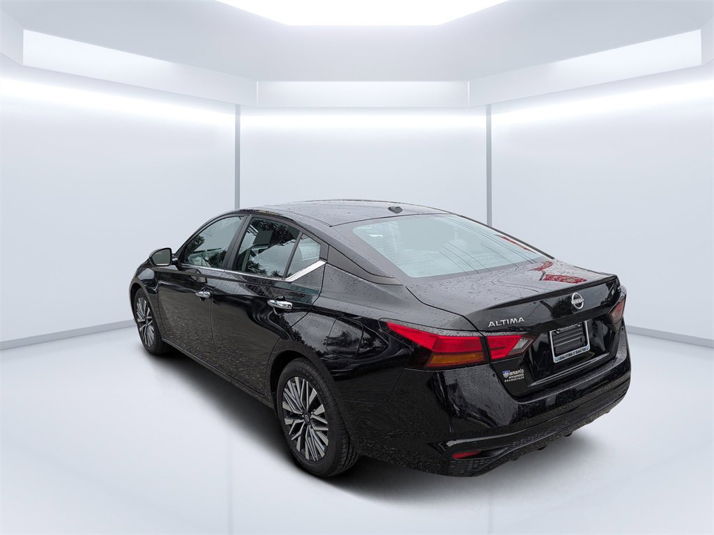 Used 2024 Nissan Altima 2.5 SV image 5