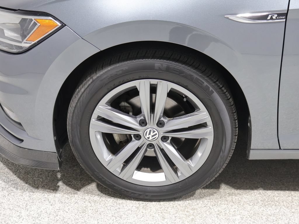 Used 2020 Volkswagen Jetta R-Line w/ R-Line Cold Weather Package FWD image 9