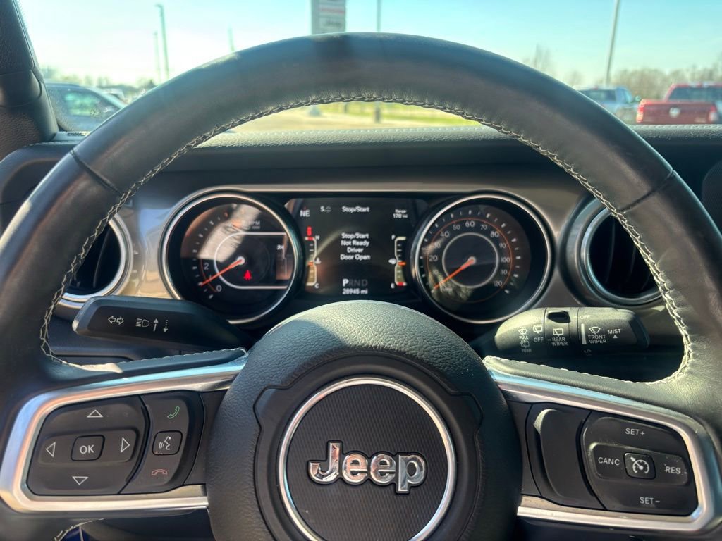 Used 2018 Jeep Wrangler Unlimited Sahara image 11