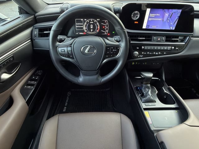 Used 2025 Lexus ES 350 w/ Premium Package FWD image 11