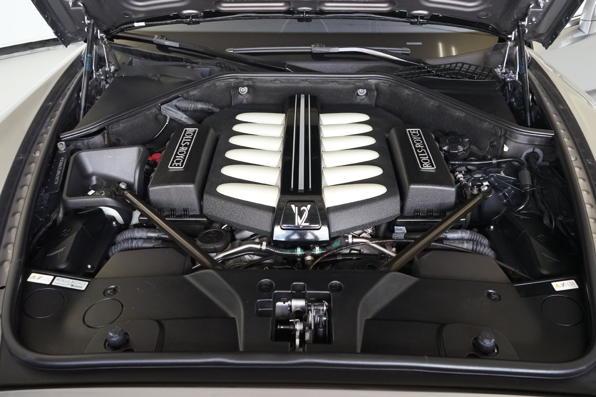 Used 2011 Rolls-Royce Ghost RWD image 30