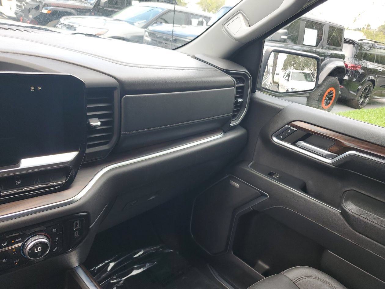 Used 2023 GMC Sierra 1500 SLT w/ SLT Premium Package RWD image 25