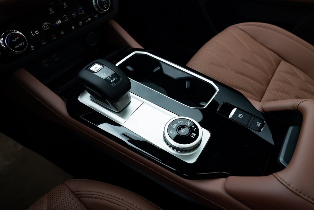 New 2025 Mitsubishi Outlander SEL image 17