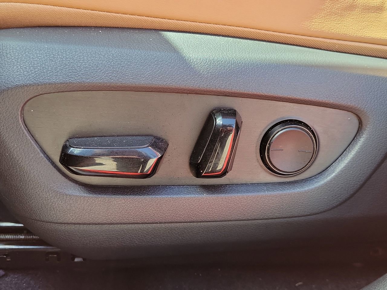 Used 2024 Lexus NX 250 FWD w/ Cold Area Package image 24