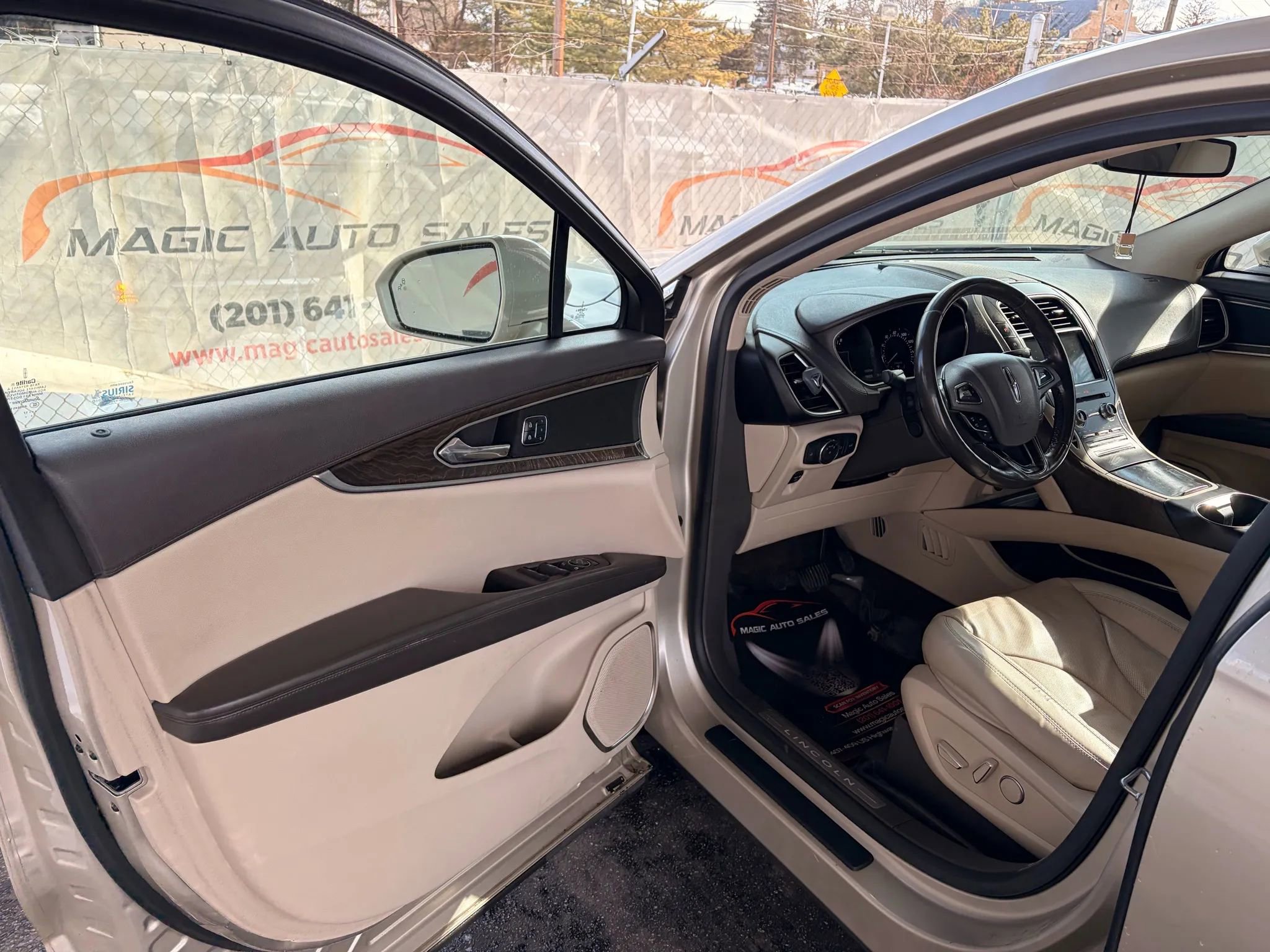 Used 2017 Lincoln MKX Reserve w/ Lincoln MKX Climate Package image 64