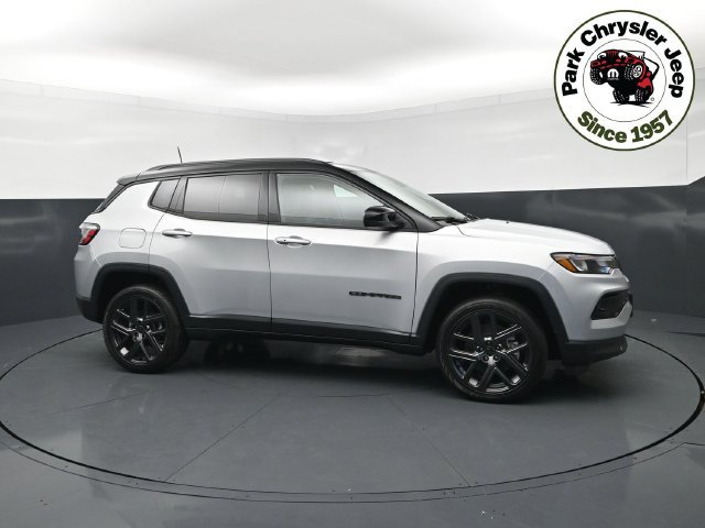 New 2026 Jeep Compass Limited AWD/4WD image 3
