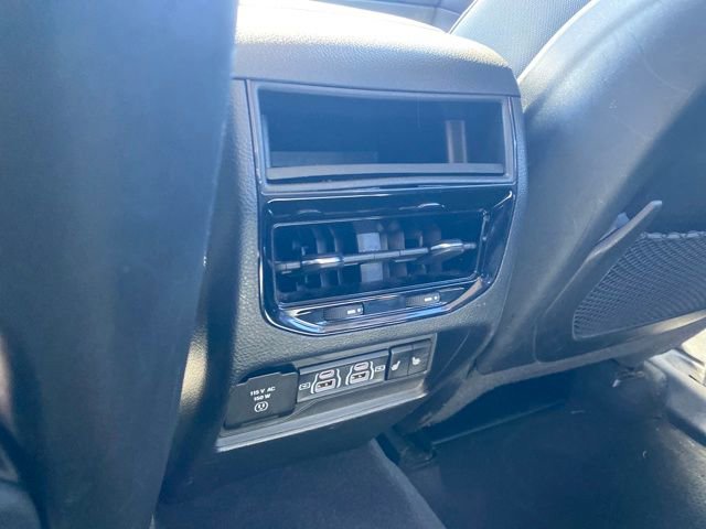 Used 2023 Jeep Grand Cherokee Limited AWD/4WD image 19