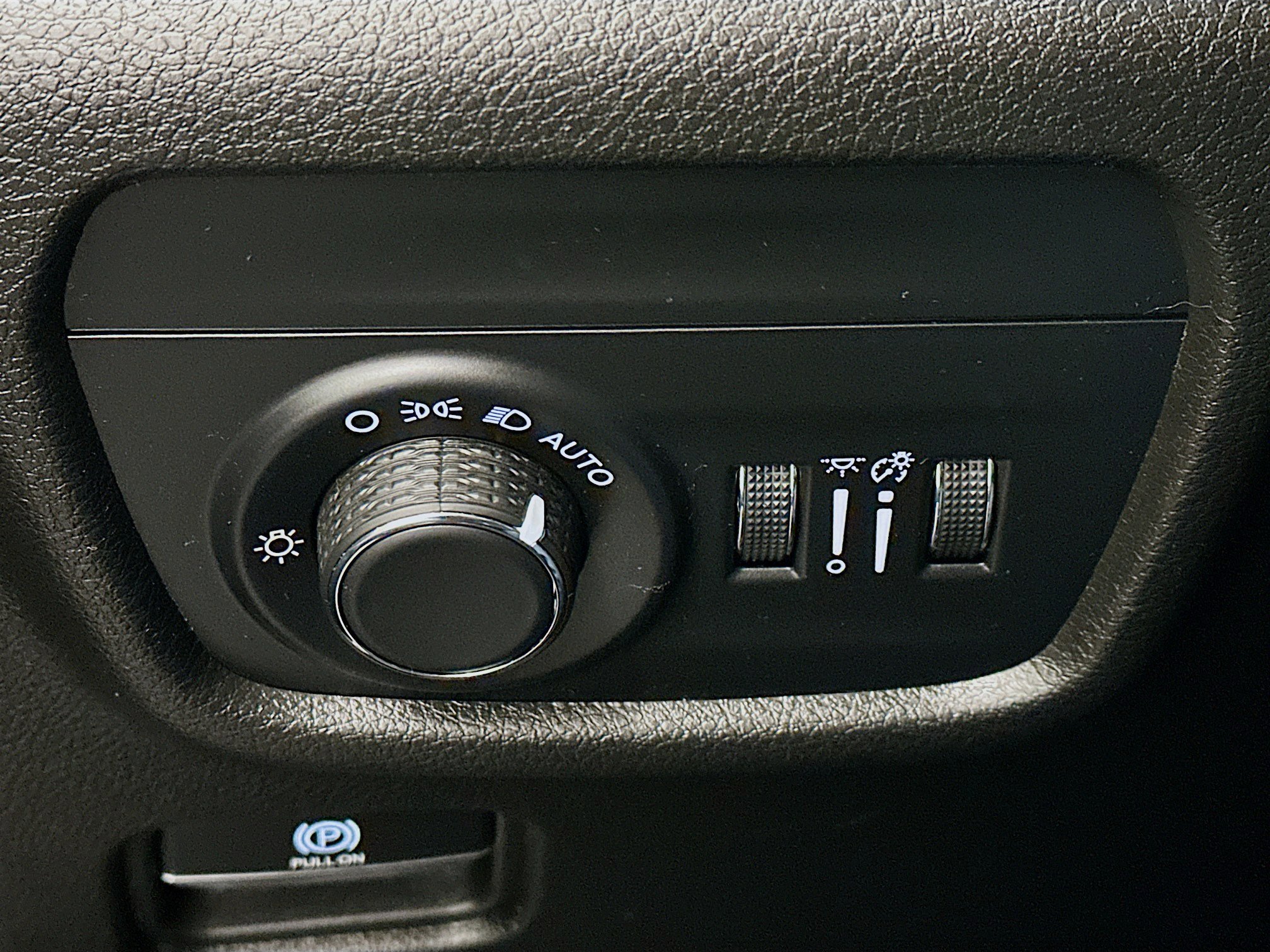 Used 2023 Jeep Grand Cherokee Altitude image 17