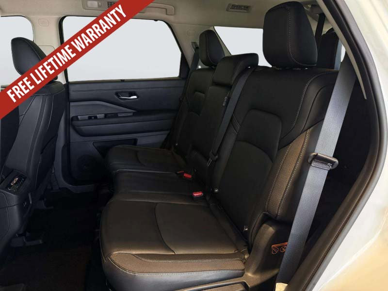 Used 2024 Nissan Pathfinder SL AWD/4WD image 31