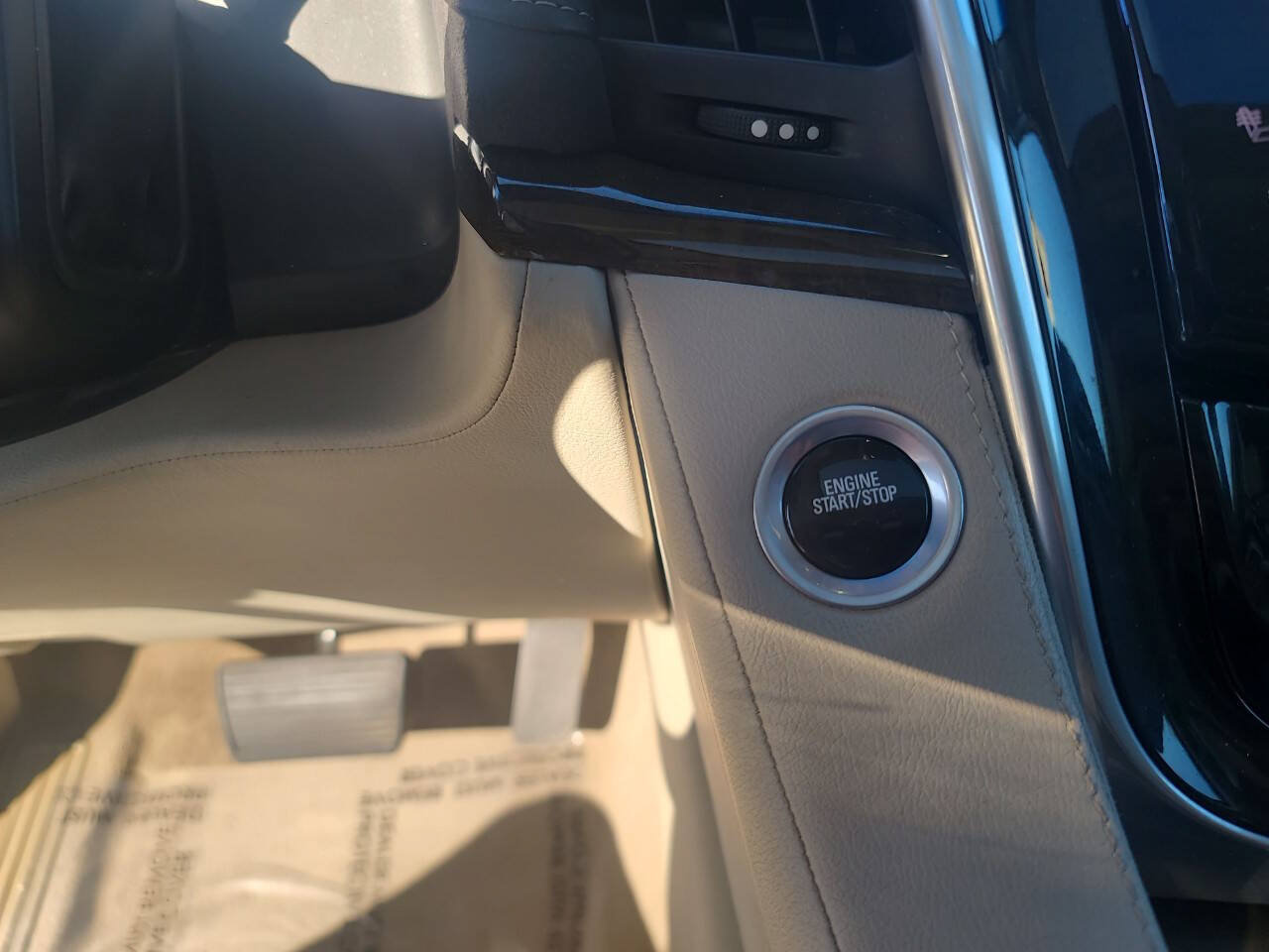Used 2019 Cadillac Escalade Luxury AWD/4WD image 18