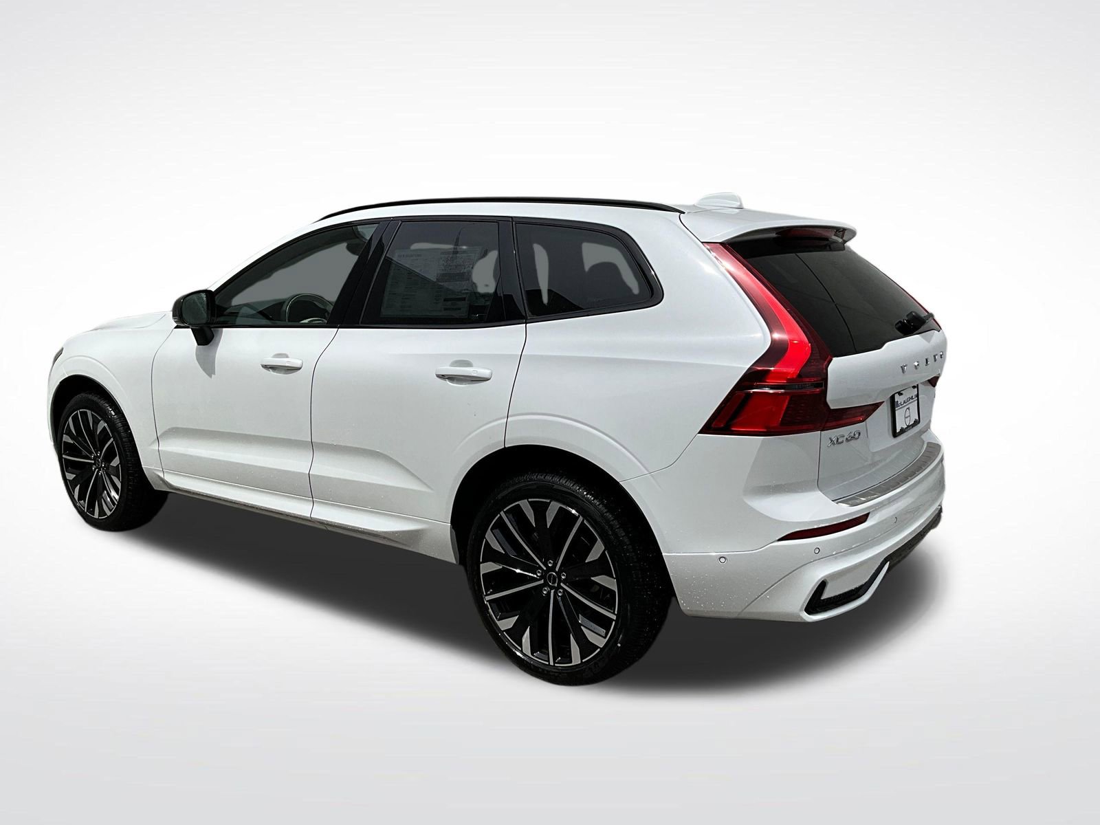 New 2026 Volvo XC60 B5 Ultra w/ Climate Package AWD/4WD image 3