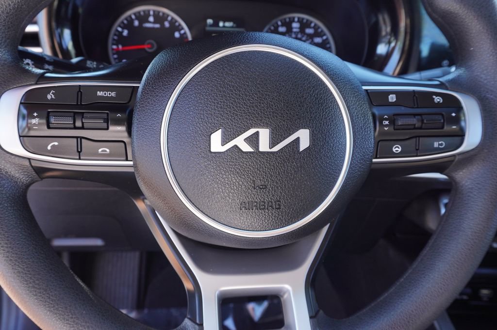 Used 2022 Kia K5 LXS image 17