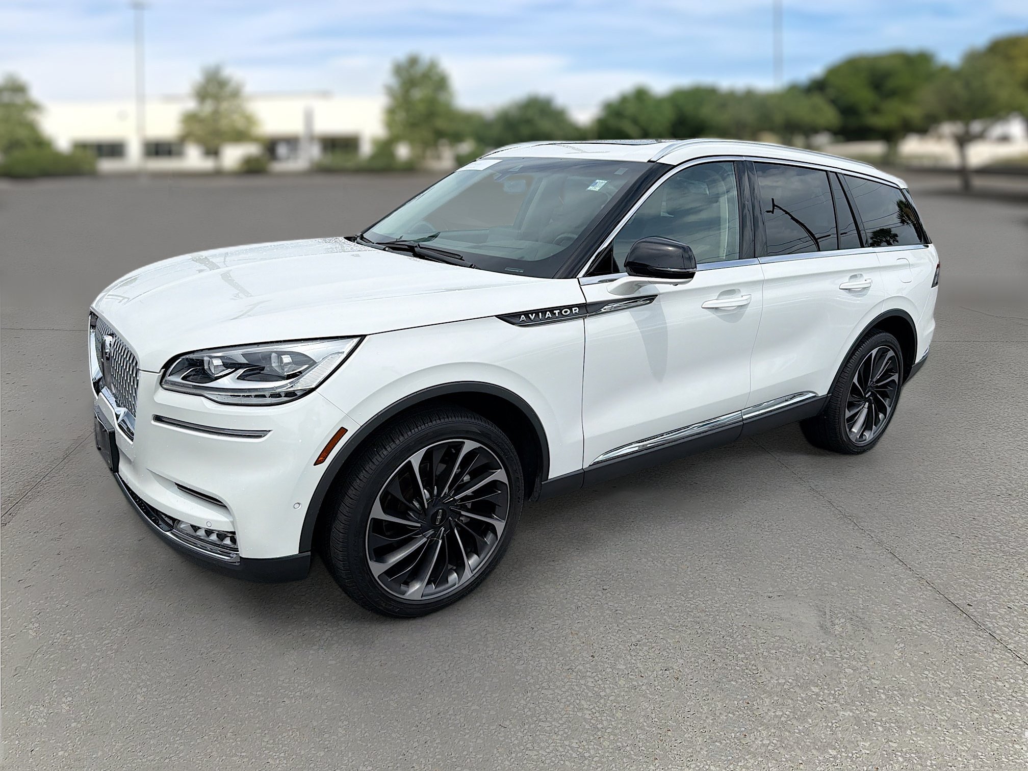 Certified 2020 Lincoln Aviator Reserve w/ Equipment Group 202A AWD/4WD image 3