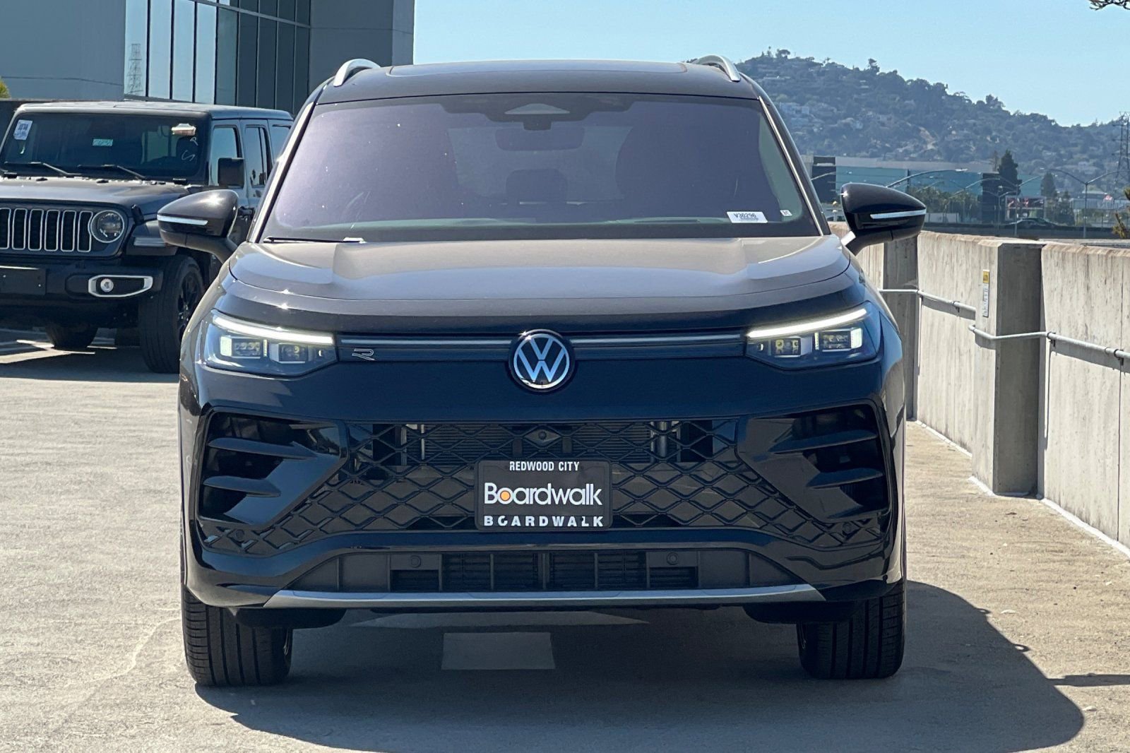 New 2026 Volkswagen Tiguan SEL R-Line AWD/4WD image 9
