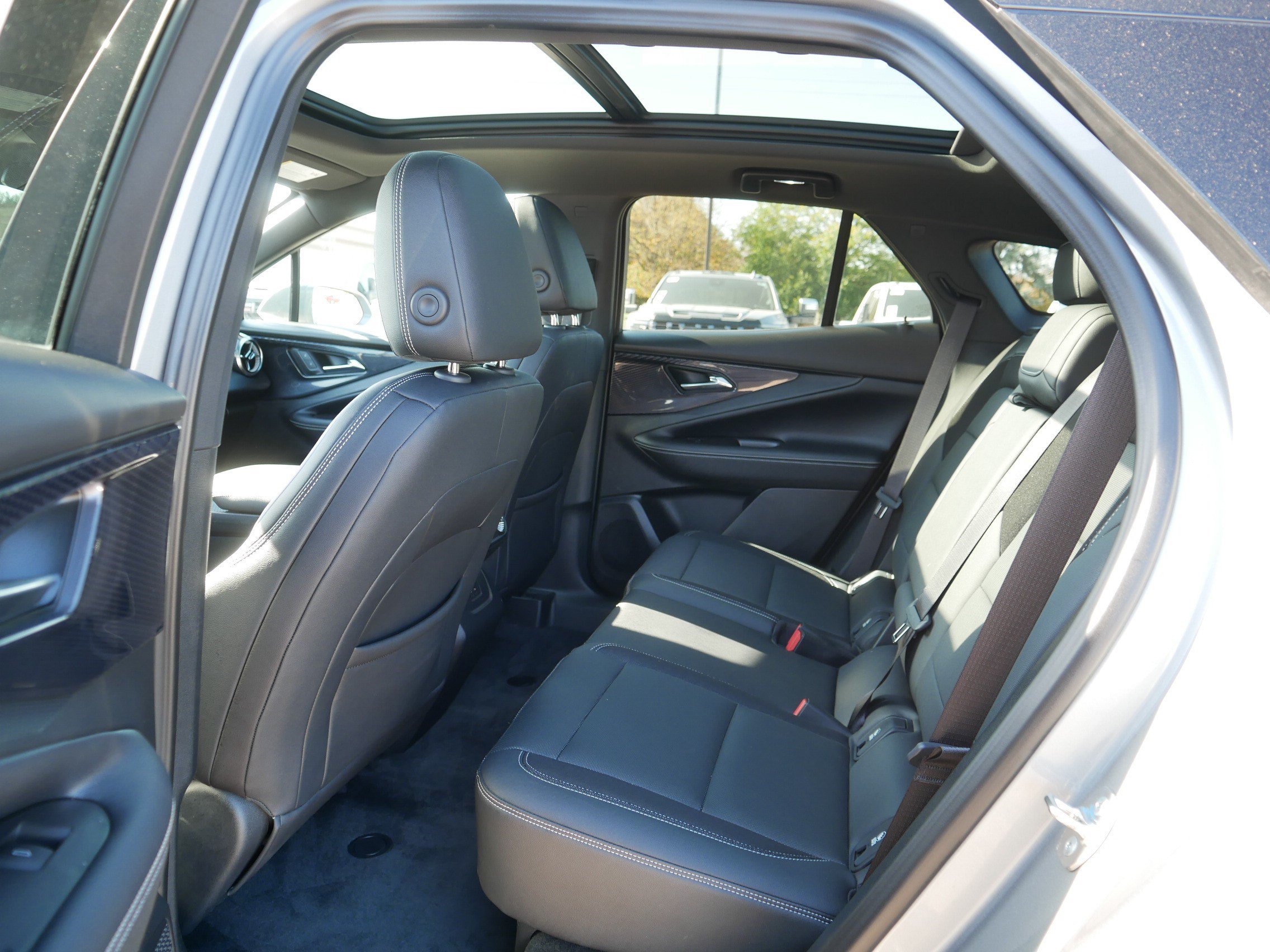 Used 2024 Chevrolet Blazer EV LT AWD/4WD image 34