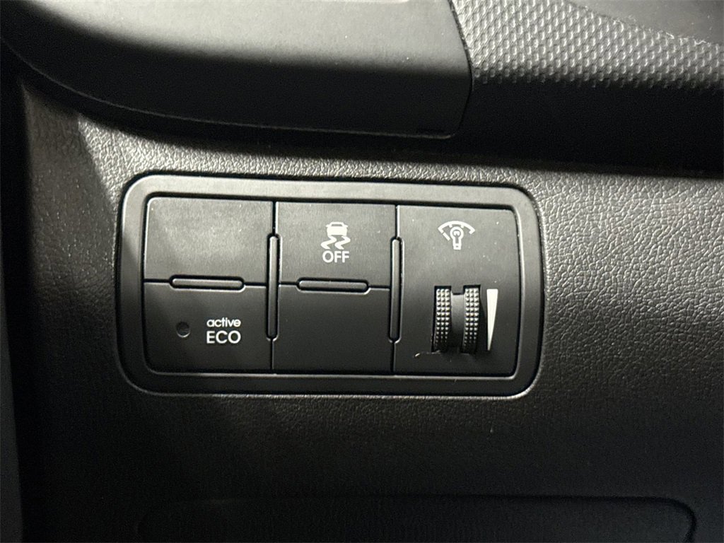 Used 2015 Hyundai Accent Sport image 17