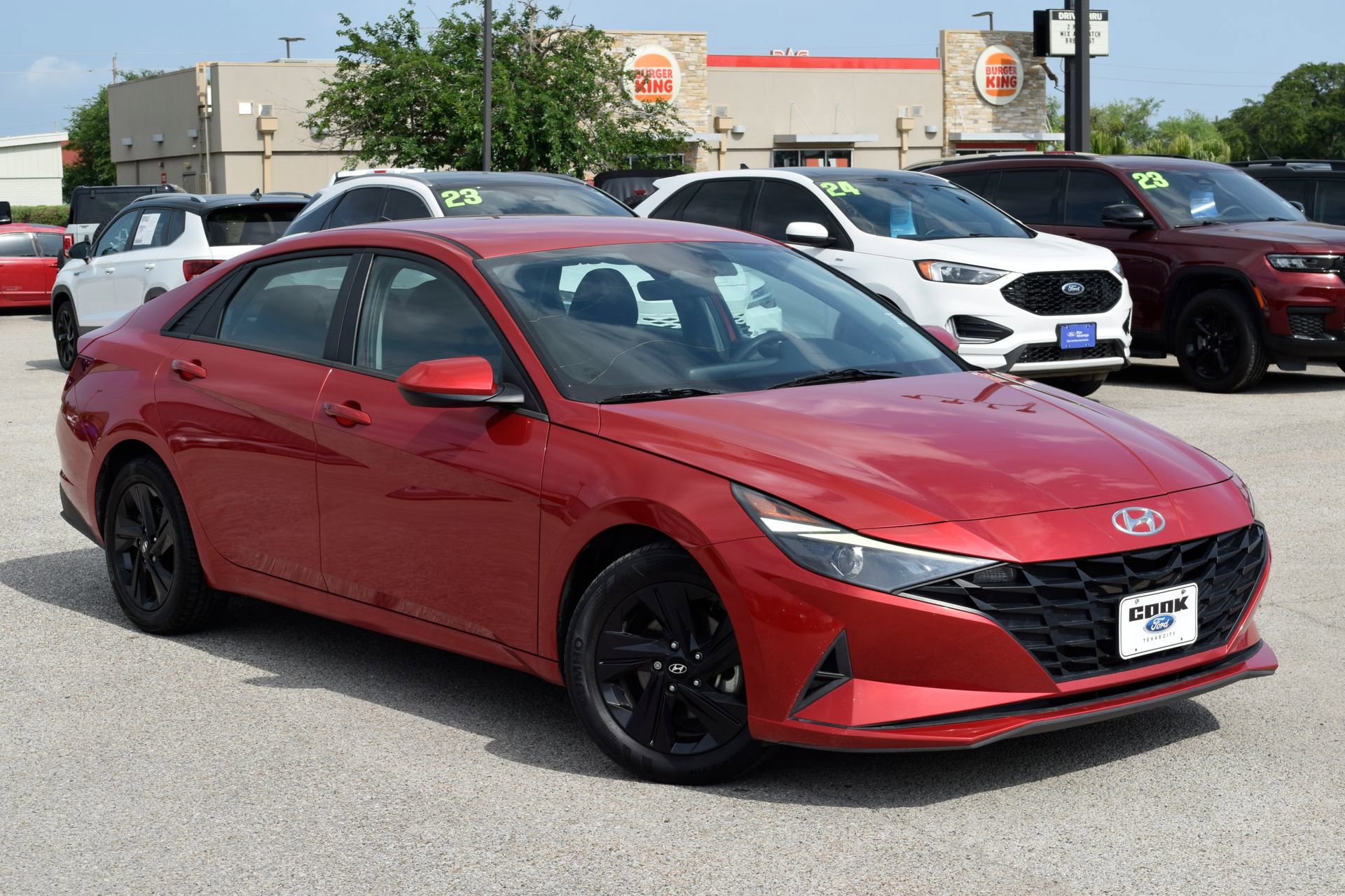 Used 2021 Hyundai Elantra SEL w/ Cargo Package FWD image 3