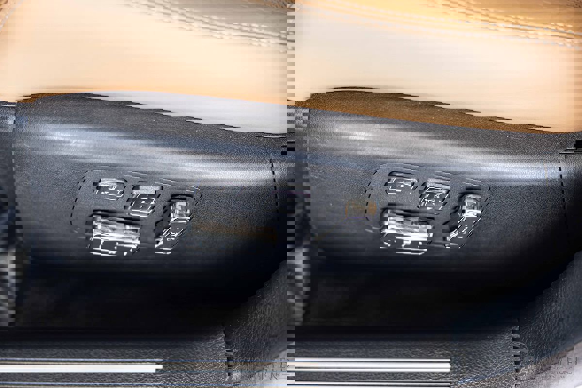 Used 2017 Lexus LS 460 AWD w/ Comfort Package image 24